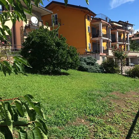 Le Azalee & Apartamento Vercana
