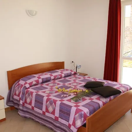 Le Azalee & Apartamento Vercana