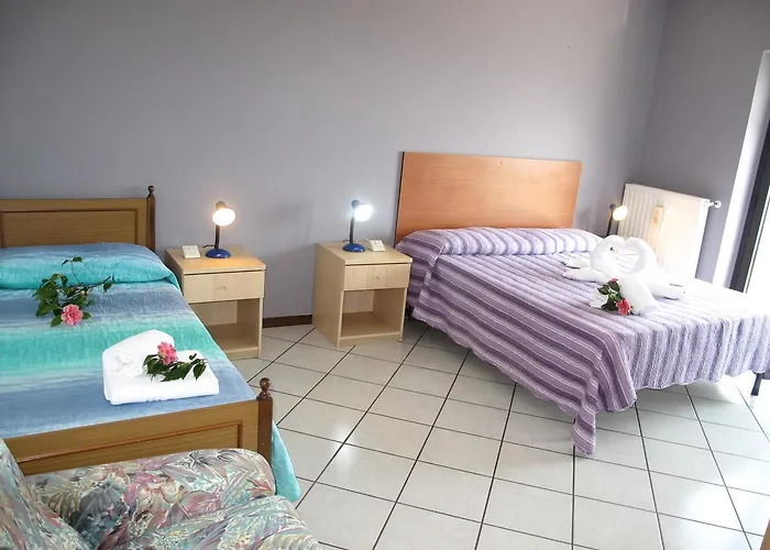 Le Azalee&spa Apartamento Vercana